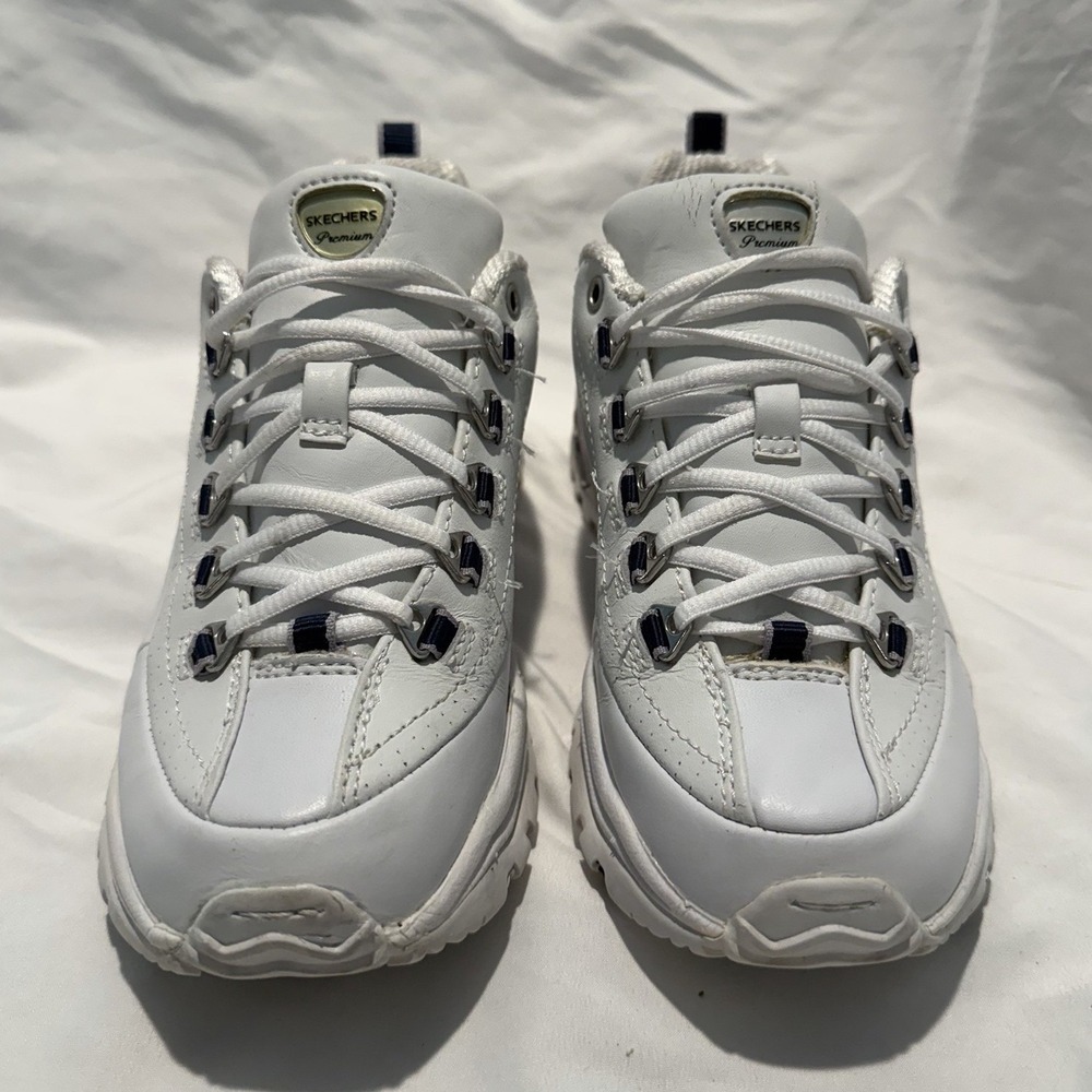 SKECHERS White Leather‎ Lace Up Sneakers Logo Accent Low Top
